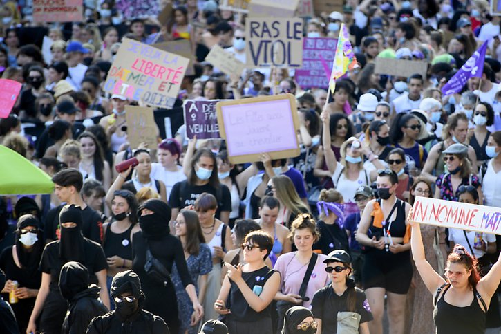 La grève des femmes a annoncé plus de 40 actions de protestation, mobilisations et manifestations dans toute la Suisse. © KEYSTONE/LAURENT GILLIERON