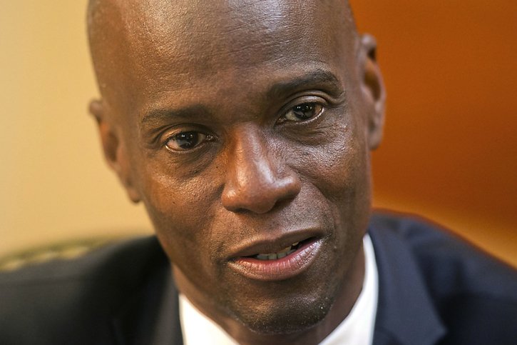 Le président haïtien Jovenel Moïse a été assassiné par un commando armé. Cet événement plonge le pays des Caraïbes, le plus pauvre des Amériques, encore davantage dans la crise. © KEYSTONE/AP/Dieu Nalio Chery