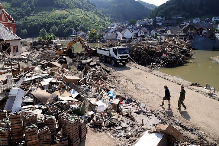 Les inondations des 14 et 15 juillet, plus grande catastrophe naturelle des dernières décennies en Allemagne, ont causé la mort de 172 personnes dans le pays. © KEYSTONE/EPA/FRIEDEMANN VOGEL