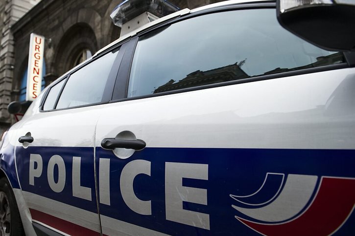 La police a arrêté deux suspects sur une aire d'autoroute de l'est de la France au lendemain d'un braquage (photo prétexte). © KEYSTONE/EPA/ETIENNE LAURENT