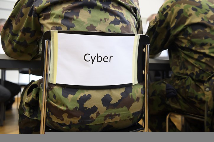 Le nouveau commandement Cyber sera doté de 575 militaires (archives). © KEYSTONE/ANTHONY ANEX