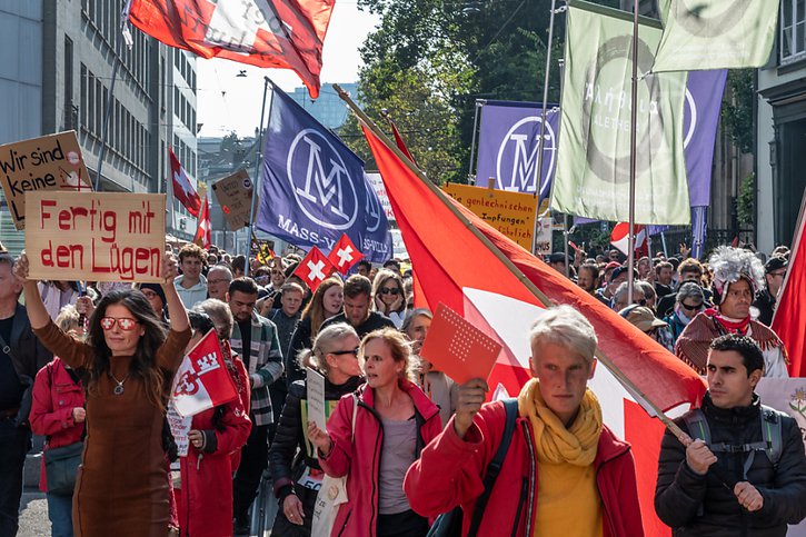 Les manifestations des antivax sont désormais fréquentes en Suisse. © KEYSTONE/KARL-HEINZ HUG