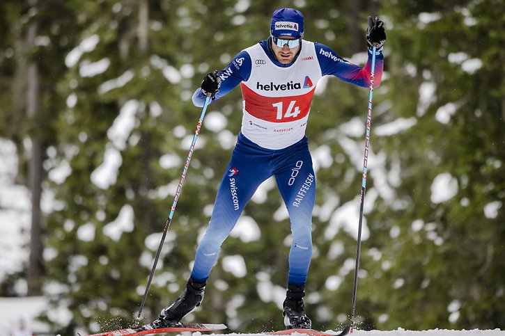 Dario Cologna (ici à l'entraînement à Davos) a terminé 24e du 15 km classique de Kuusamo © KEYSTONE/MICHAEL BUHOLZER