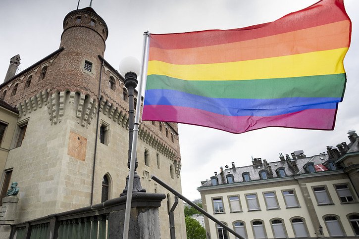 A Berne, les passages piétons n'arboreront pas les couleurs du drapeau arc-en-ciel pour marquer la diversité sexuelle et des genres (photo prétexte). © KEYSTONE/LAURENT GILLIERON