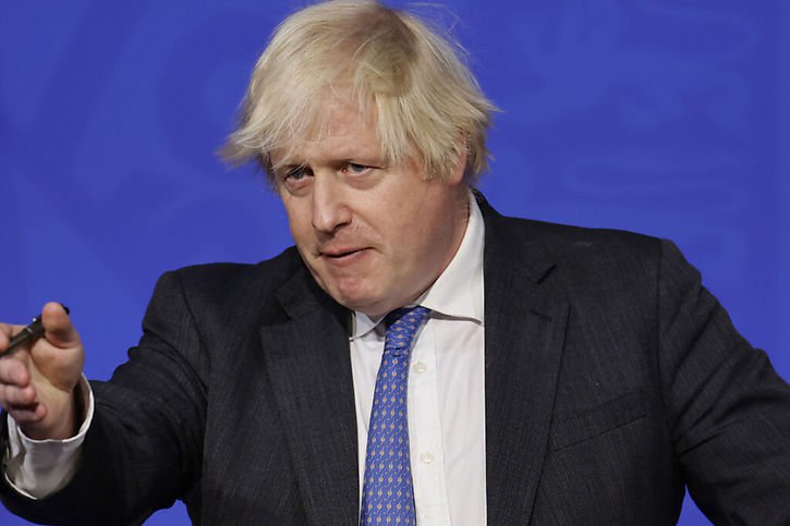 Dans son allocution de Noël qui doit être diffusée vendredi, le Premier ministre britannique Boris Johnson exhorte une nouvelle fois ses concitoyens à se faire vacciner (archives). © KEYSTONE/AP/Tolga Akmen