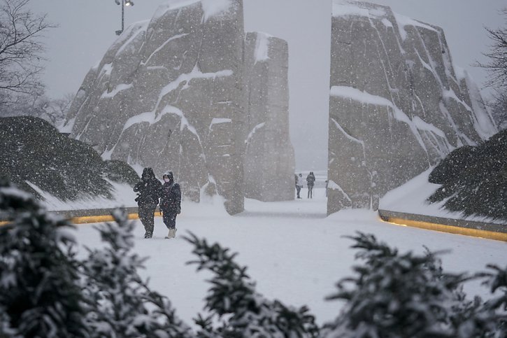 Mémorial Martin Luther King couvert de neige à Washington. © KEYSTONE/AP/Carolyn Kaster
