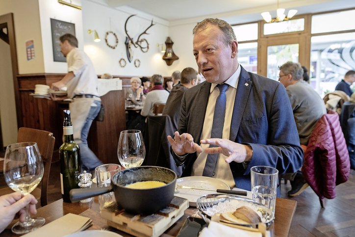 Le restaurant La Promenade, à Bulle, est le stamm des libéraux-radicaux. Didier Castella y est dans son fief.  © Alain Wicht