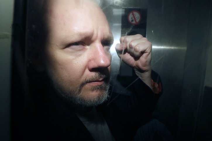 Julian Assange est autorisé à contester son extradition devant la Cour suprême britannique. © KEYSTONE/AP/Matt Dunham