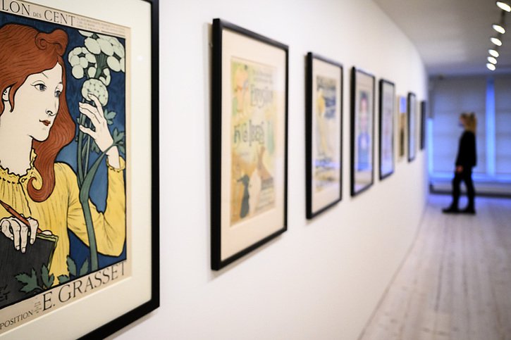 L'exposition "La Belle Epoque de l'Art nouveau" au Musée d'art de Pully présente les affiches du Salon des Cent. © KEYSTONE/LAURENT GILLIERON