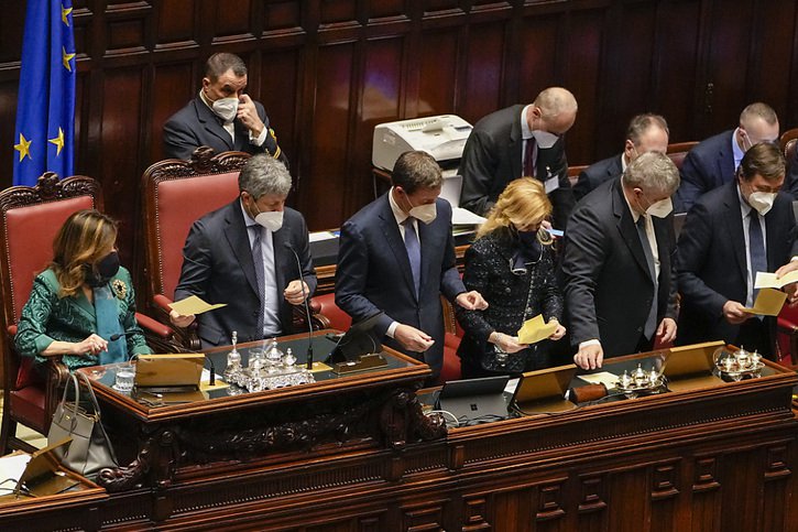 Le Parlement italien, réuni ici mardi, n'a pas encore élu le 13e président du pays. © KEYSTONE/AP/Alessandra Tarantino