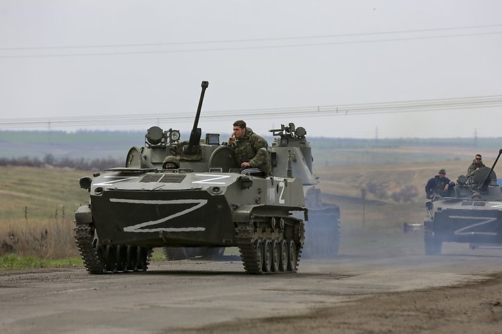 La Russie veut établir un contrôle total sur le Donbass et le sud de l'Ukraine, a déclaré vendredi un haut responsable militaire russe. © KEYSTONE/AP/Alexei Alexandrov