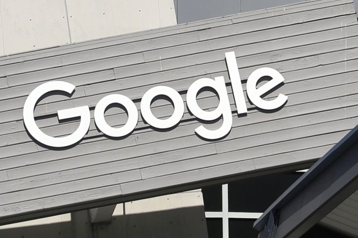 Au cours du premier trimestre, le bénéfice net d'Alphabet, la maison mère de Google, s'est élevé à 16,44 milliards de dollars et son chiffre d'affaires à 68 milliards (archives). © KEYSTONE/AP/Jeff Chiu