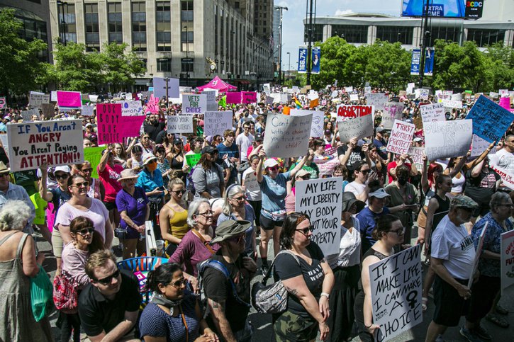 Plusieurs centaines de cortèges sont organisés à travers le pays. © Keystone/AP The Cincinnati Enquirer/CARA OWSLEY