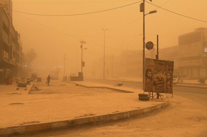 Les tempêtes de sable proviennent surtout des régions arides ou semi-arides d'Afrique du Nord, de la péninsule arabique, d'Asie centrale et de Chine (archives). © KEYSTONE/AP/Ali Abdul Hassan