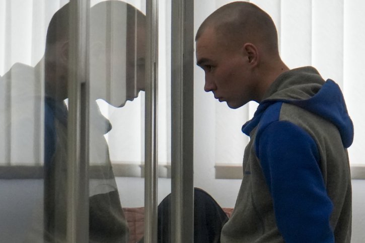 Le soldat russe, âgé de 21 ans, avait plaidé coupable lors du premier pour crimes de guerre depuis le déclenchement du conflit (archives). © KEYSTONE/AP/Roman Hrytsyna