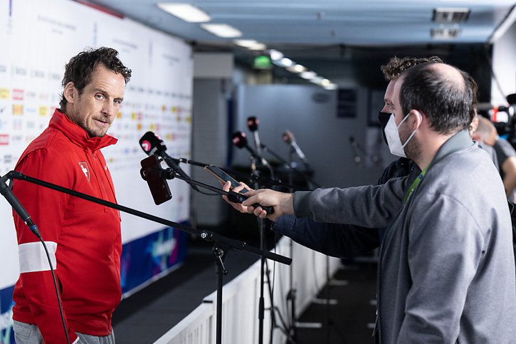 Patrick Fischer et son équipe veulent effacer leurs trois derniers échecs © KEYSTONE/PETER SCHNEIDER