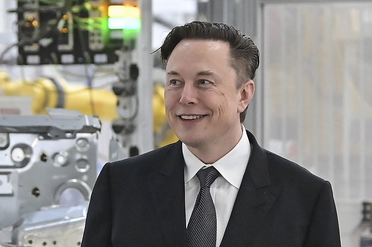 Après des actionnaires, c'est au tour du gendarme boursier américain de demander à Elon Musk pourquoi il a attendu avant d'annoncer l'augmentation de sa participation dans Twitter (archives). © KEYSTONE/AP/Patrick Pleul