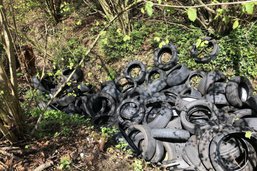 Blessens: Une centaine de pneus abandonnés dans la nature