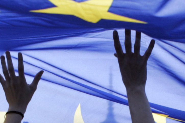 Les 27 de l'UE ont accordé jeudi le statut de candidat à l'Ukraine et la Moldavie. (photo symbolique) © KEYSTONE/AP/VIRGINIA MAYO