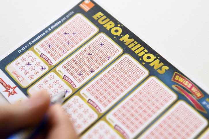 Personne n'a trouvé la combinaison gagnante à l'Euro Millions vendredi soir (archives). © KEYSTONE/LAURENT GILLIERON