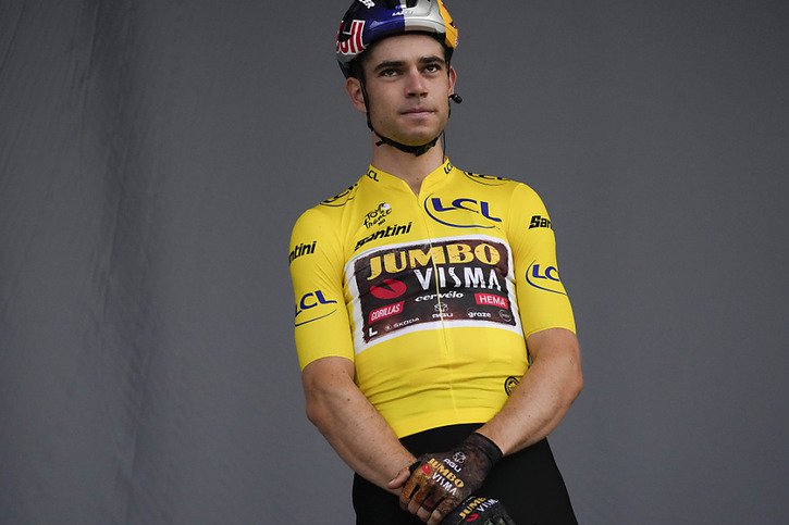 Wout van Aert garde le maillot jaune © KEYSTONE/AP/Thibault Camus