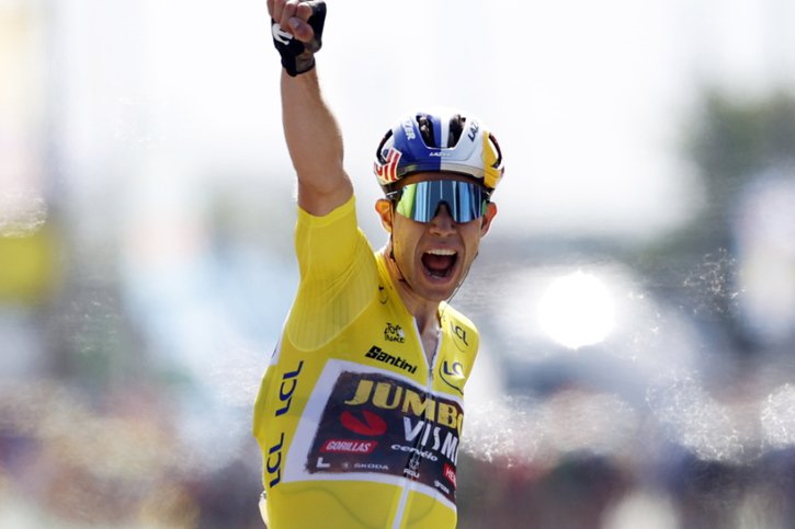 Wout van Aert a remporté la 4e étape du Tour de France mardi à Calais © KEYSTONE/EPA/YOAN VALAT