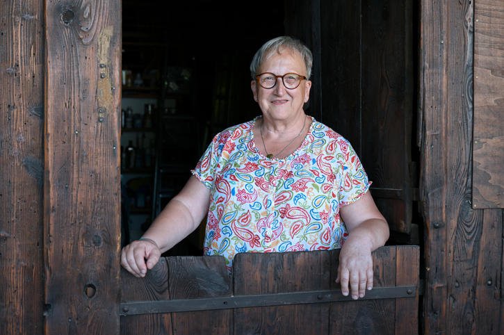 Retraitée, Françoise Grand se consacre à ses petits-enfants. © Charly Rappo