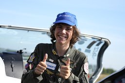 A 17 ans, un pilote d'ULM bat le record du tour du monde en solo