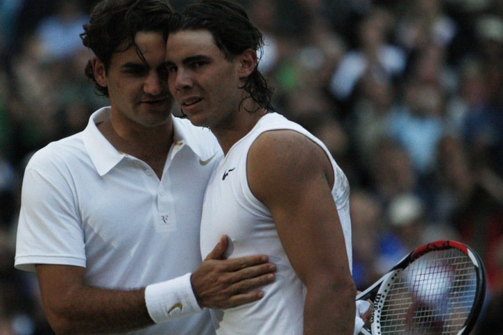 Federer et Nadal après la finale de Wimbledon 2008 © KEYSTONE/AP POOL, REUTERS/ALESSIA PIERDOMENICO