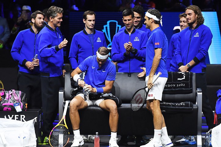 Roger Federer a pu compter sur les précieux conseils de ses équipiers © KEYSTONE/EPA/ANDY RAIN