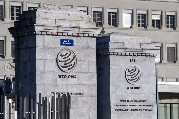 L'Organisation mondiale du commerce (OMC) à Genève souhaite déjà que des efforts soient menés pour préparer la relance après la récession qui s'annonce selon la directrice générale (image d'illustration). © KEYSTONE/MARTIAL TREZZINI