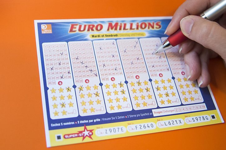 Personne n'a coché les bons numéros mardi à l'Euro Millions (image symbolique). © KEYSTONE/JEAN-CHRISTOPHE BOTT