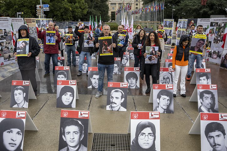 Les Iraniens de Suisse demandent à l'ONU d'oeuvrer face à la répression des manifestations dans leur pays. © KEYSTONE/MARTIAL TREZZINI
