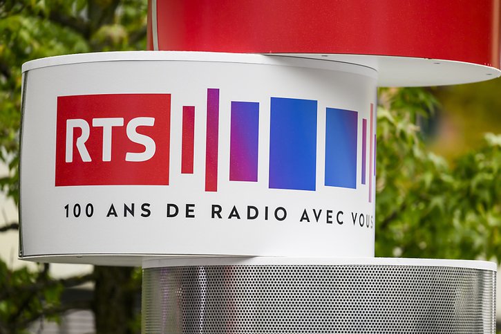 Pour marquer les 100 ans de la radio, la RTS a ouvert ses portes au public. © KEYSTONE/JEAN-CHRISTOPHE BOTT