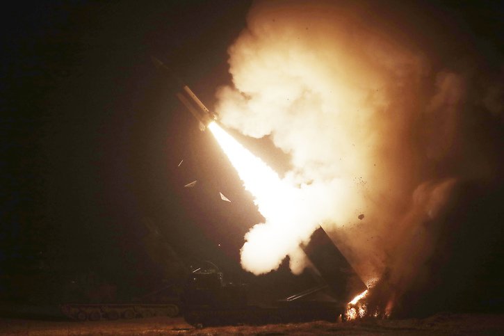 L'armée sud-coréenne a tiré deux missiles balistiques à courte portée ATACMS. © KEYSTONE/AP