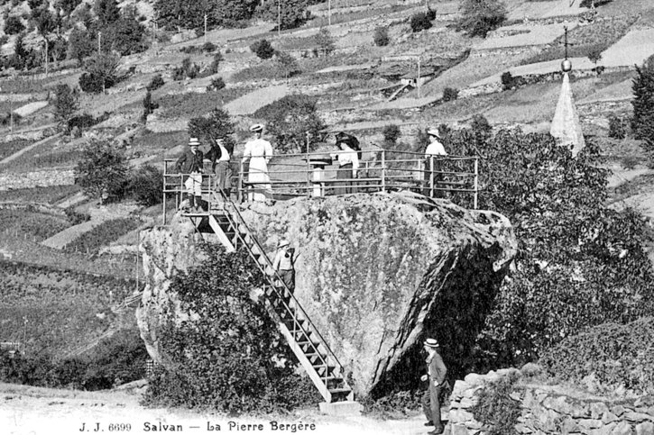 La Pierre bergère, à Salvan, d’où Marconi a émis en TSF sur plus d'un mile (1,6 km) en 1895. © Fondation Marconi/Salvan/DR