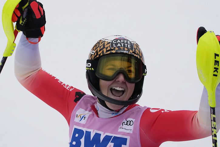 Wendy Holdener tient enfin sa première victoire en slalom © KEYSTONE/AP/Robert F. Bukaty