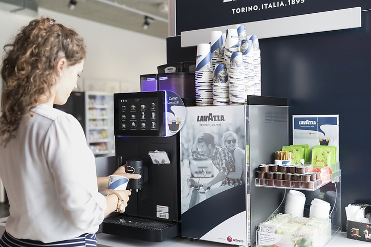 L'acquisition de MaxiCoffee doit permettre à Lavazza de consolider son positionnement en France et de renforcer sa présence dans le commerce en ligne (archives). © KEYSTONE/GAETAN BALLY