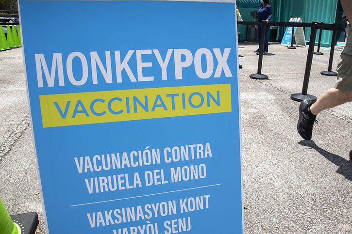 La variole du singe - monkeypox en anglais - s'appellera mpox, y compris dans les autres langues, a annoncé lundi l'Organisation mondiale de la santé (archives). © KEYSTONE/EPA/CRISTOBAL HERRERA-ULASHKEVICH