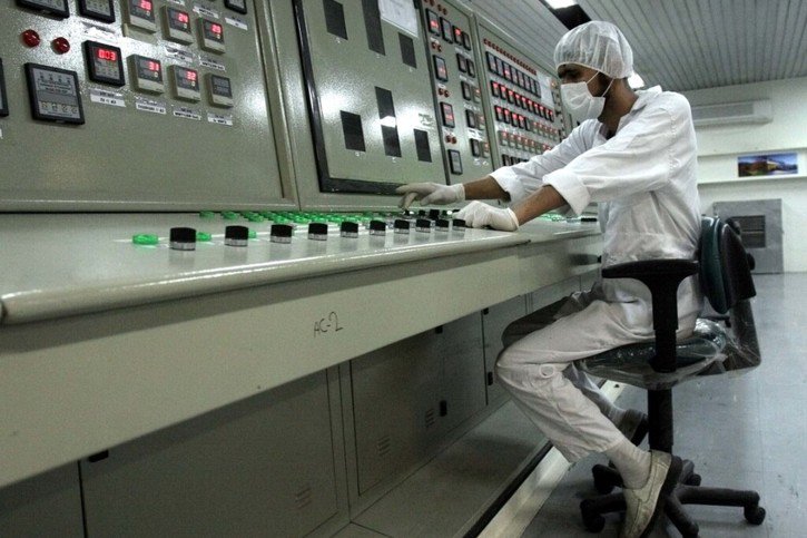 Un technicien nucléaire iranien au travail (Photo prétexte). © KEYSTONE/AP/VAHID SALEMI