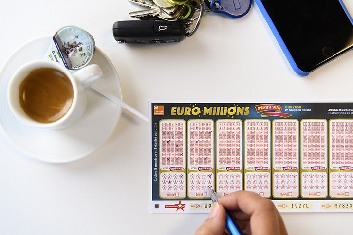 La Loterie Romande souhaite préserver l'anonymat de l'heureux gagnant romand qui dispose de 6 mois pour se manifester (image prétexte). © KEYSTONE/LAURENT GILLIERON