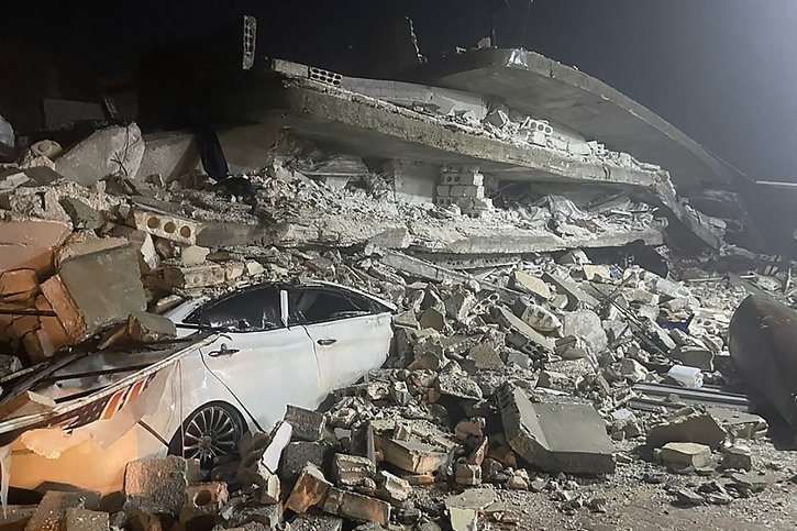 Le tremblement de terre a également fait d'énormes dégâts en Syrie. © KEYSTONE/AP/Ghaith Alsayed