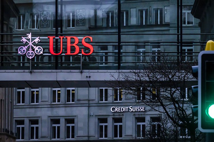 Les autorités de la concurrence de différents pays pourraient trouver à redire au rachat de Credit Suisse par UBS (archives). © KEYSTONE/MICHAEL BUHOLZER