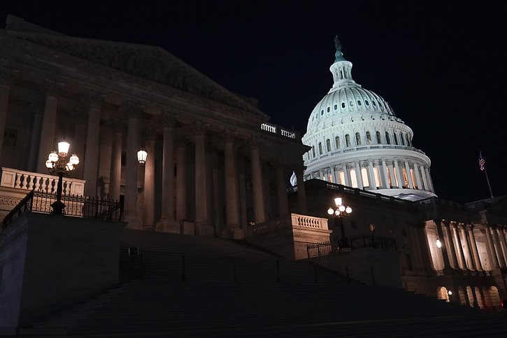 La bataille que se livrent démocrates et républicains pour éviter un défaut de paiement des Etats-Unis se déplace dimanche au Congrès, où elle s'annonce acharnée et à l'issue incertaine. © KEYSTONE/AP/Patrick Semansky