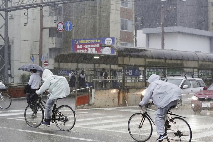 Pluies torrentielles sur la région de Kochi, au sud-est du Japon. © KEYSTONE/AP