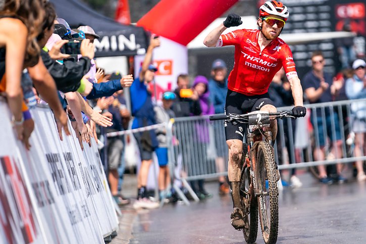 Mathias Flueckiger s'est imposé à Crans-Montana pour son quatrième titre national. © KEYSTONE/MAXIME SCHMID