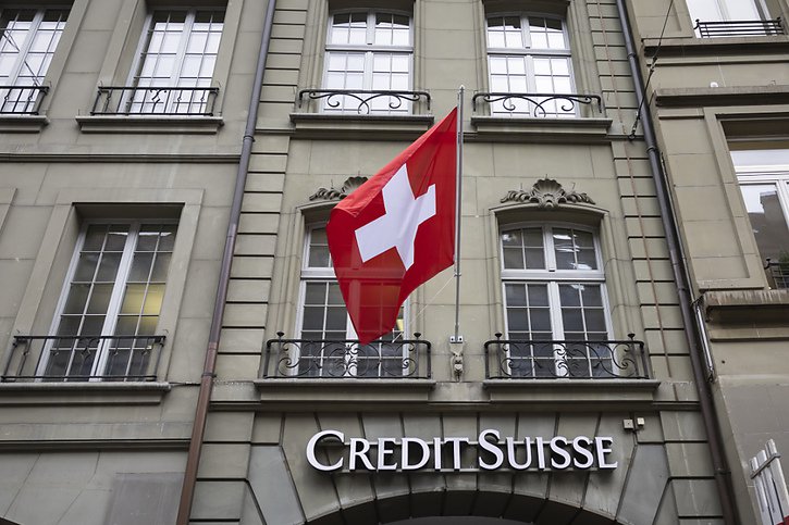 UBS prévoit de finaliser l'acquisition de Credit Suisse probablement le 12 juin 2023.  (Archives) © KEYSTONE/PETER KLAUNZER