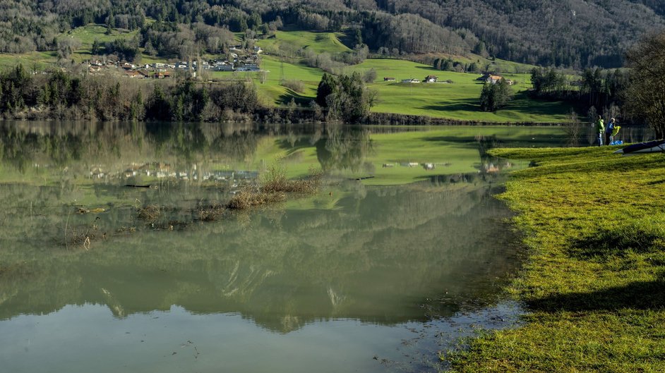 Suspicion de cyanobactéries dans le lac de la Gruyère, à Gumefens