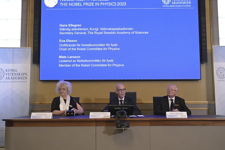L'Académie royale des sciences annonce mardi les lauréats du Prix Nobel de physique à Stockholm. © KEYSTONE/AP/Anders Wiklund