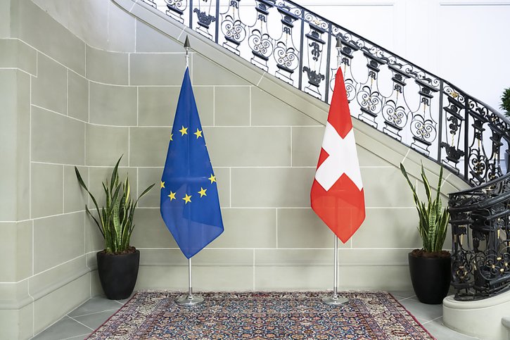 La Commission européenne veut aller de l'avant dans les négociations avec la Suisse (image d'illustration). © KEYSTONE/ANTHONY ANEX